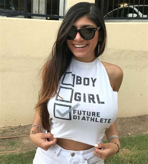 Mia Khalifa lingerie Search